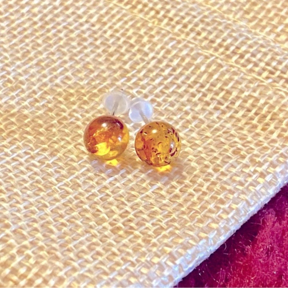 Genuine ?Baltic ?Amber ?sterling silver Stud Earrings ?